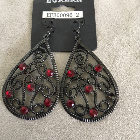 Earrings - Picture 4 of 4